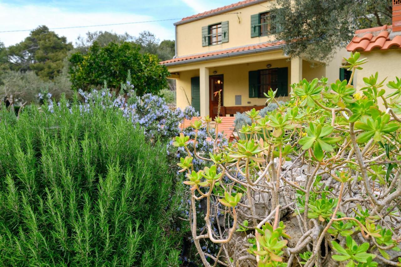 Villa Casa Aromatica Maria Mali Lošinj Exterior foto